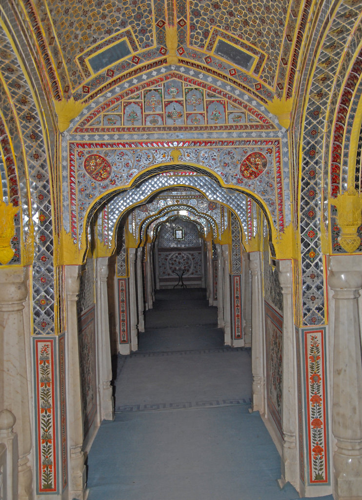 Decor Inside Samode Palace 4